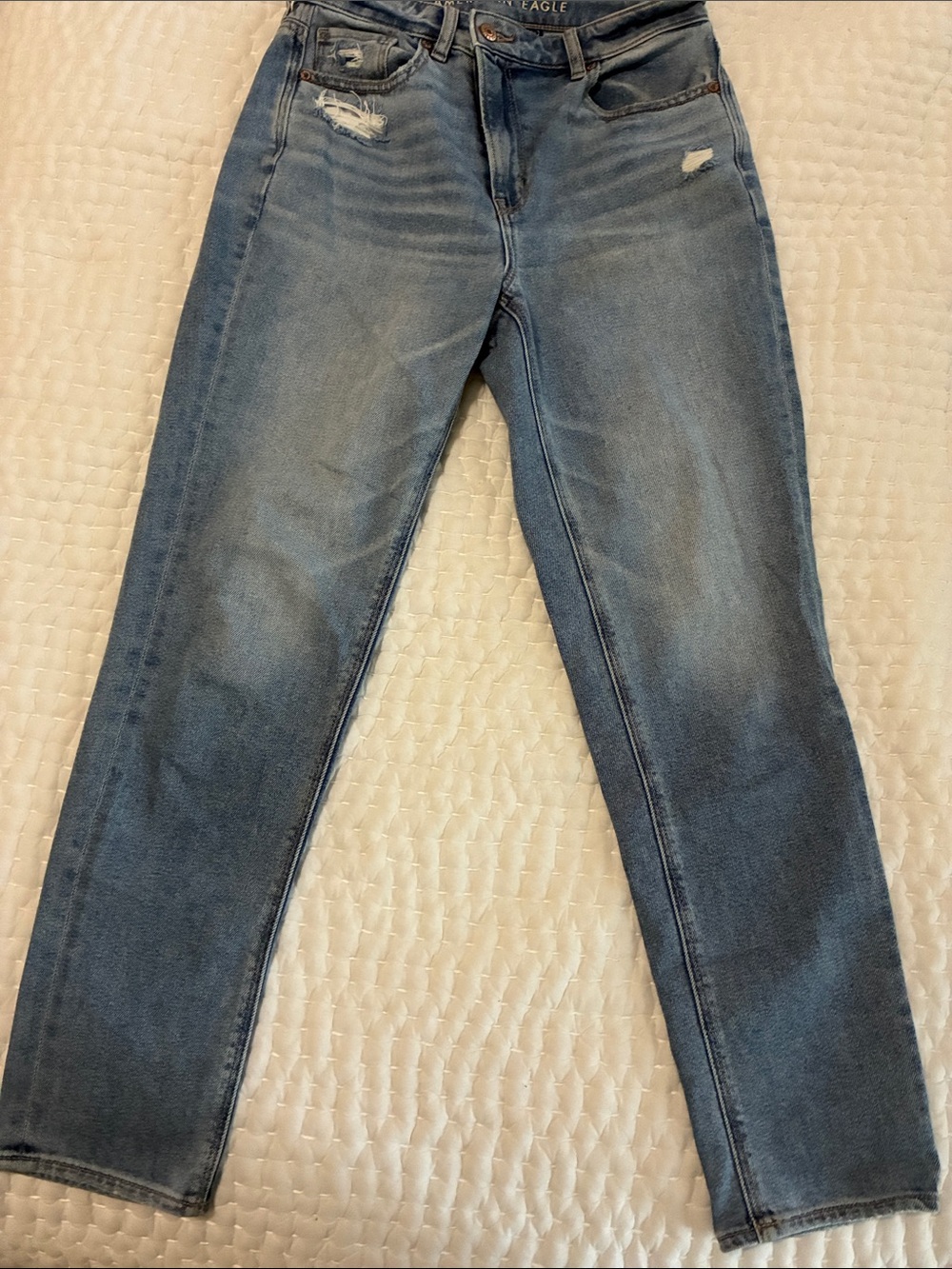 American Eagle Outfitters Light Blue High-Rise Distressed Jeans Mom Jean size 4